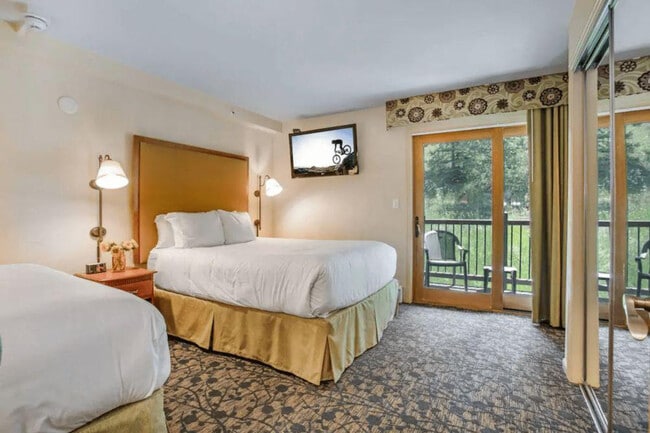 2284/1-2281 S Frontage Rd W Unit SI ID1268168P