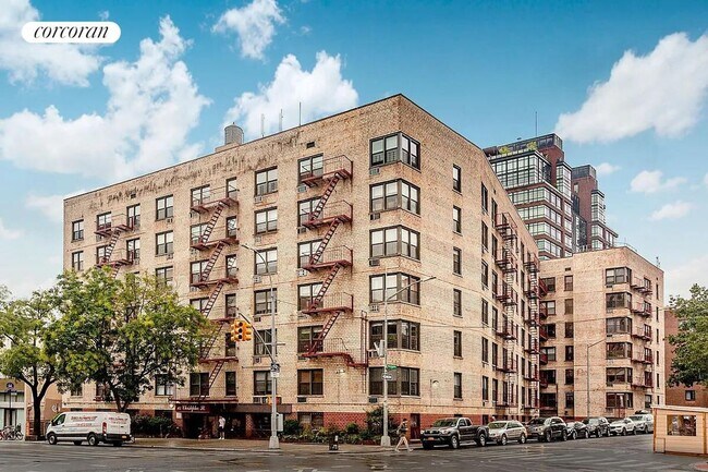 Photo - 165 Christopher St