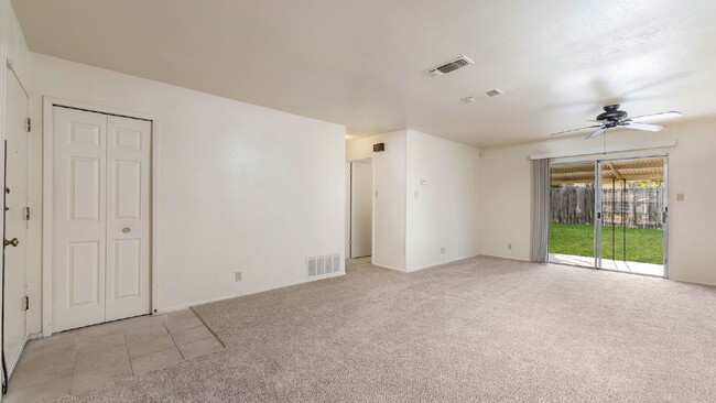 Photo - 4710 Casa Bello St