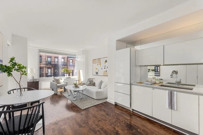 425 E 13th St Unidad 8D