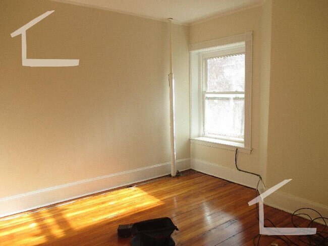 Photo - No Brokers Fee, No Security Deposit, Heat ...