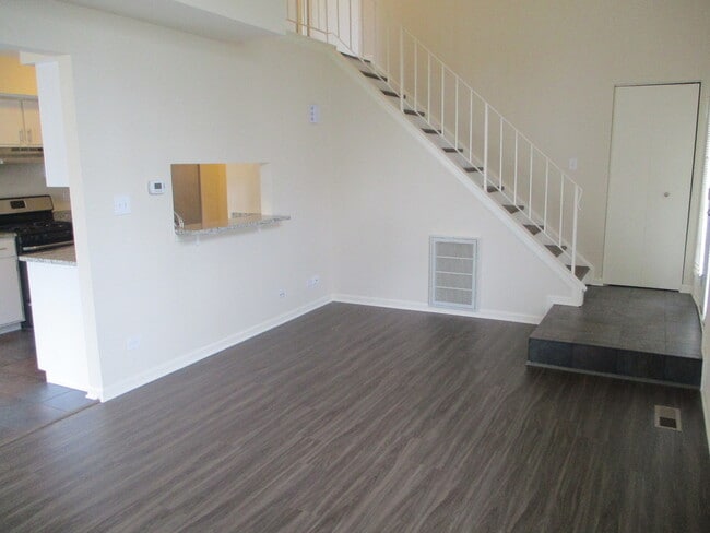 Photo - 203 Teak Ln