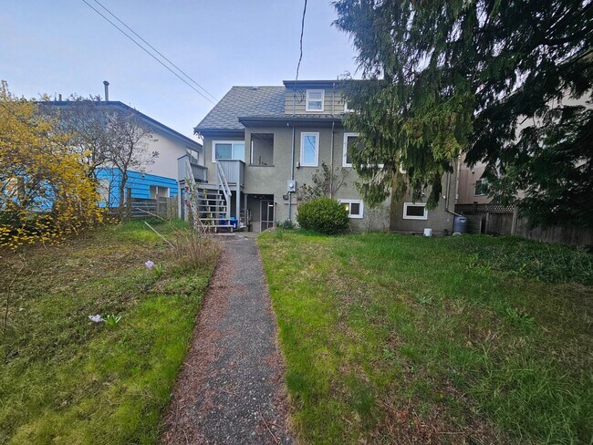 Photo - 554 61st Av W