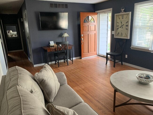 Photo - 2709 Highland Dr