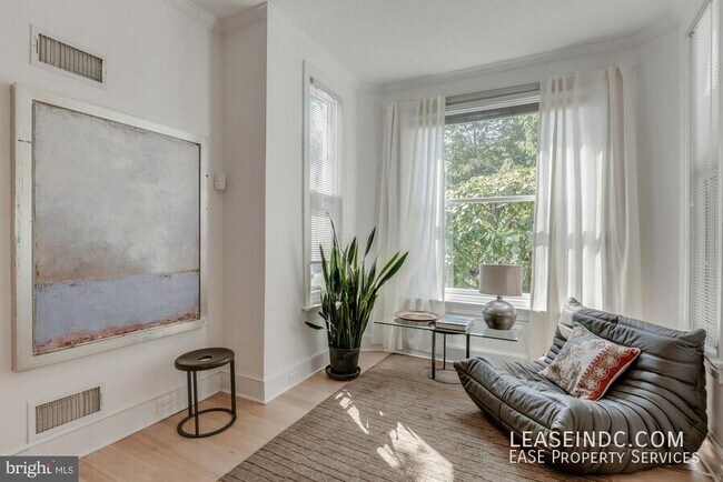 Photo - 2503 I St NW