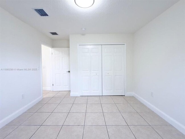 Photo - 3 bedroom in Miami FL 33142