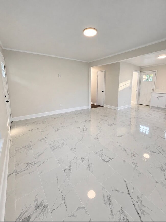 156 Urqhart Way