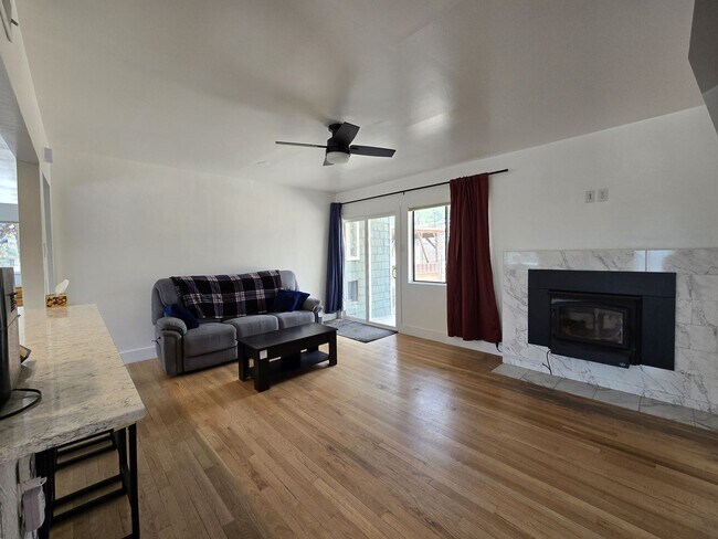 Photo - Modern and Bright 45th St Duplex