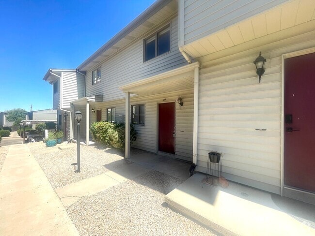 Building Photo - Nice townhome in Prescott
