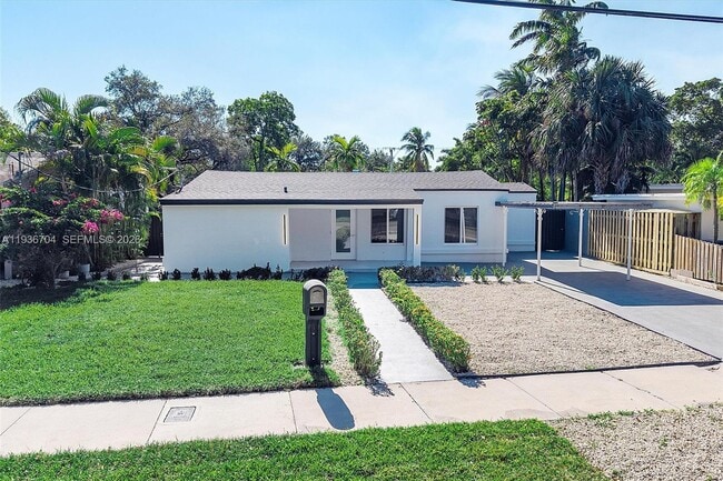 Building Photo - 300 SW 11th Ct