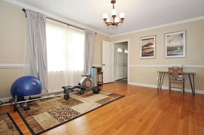 Photo - 427 Elizabeth Lake Dr