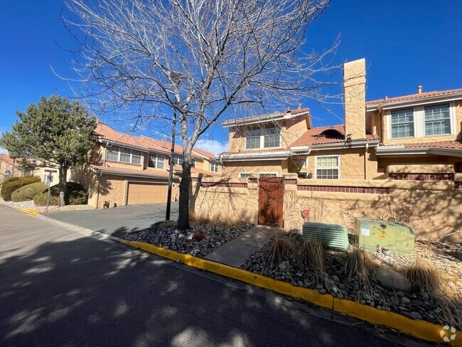 Building Photo - $0 DEPOSIT OPTION. LUXURIOUS 3BED/3.5 BATH... Rental