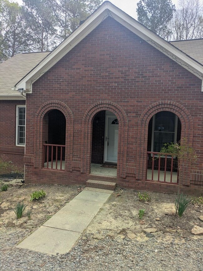 Spacious 4bed 3 bath with a Bonus Room and... - Spacious 4bed 3 bath with a Bonus Room and... House