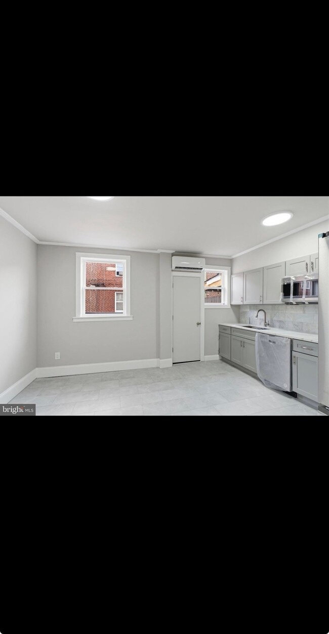 Photo - 6617 Rutland St