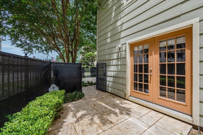 Photo - 6310 Arnot St