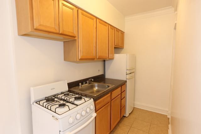 4752 N Paulina St Unit 403