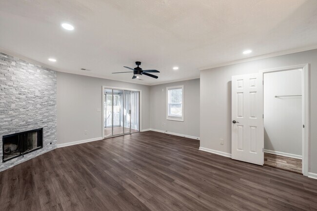 Photo - 3517 Kennesaw Station Dr