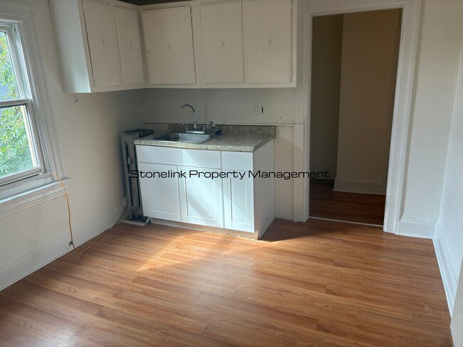 Building Photo - *66 Princeton Avenue Unit 3