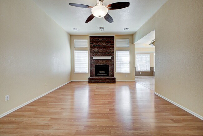 2904 Canyon Oaks Ct