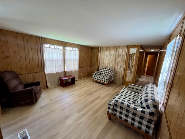 Photo - 108 Cedar Dr