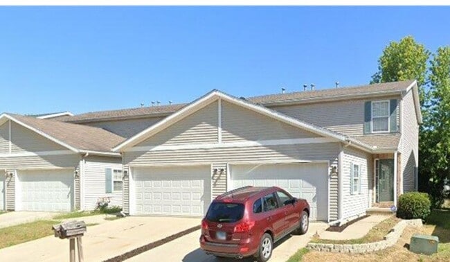 Building Photo - Spacious & Stylish 4-Bed, 4-Bath Townhome ...