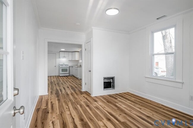 Photo - 1609 Buren St