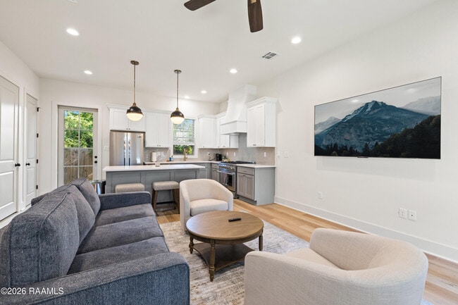 Photo - 105 Steiner Oaks