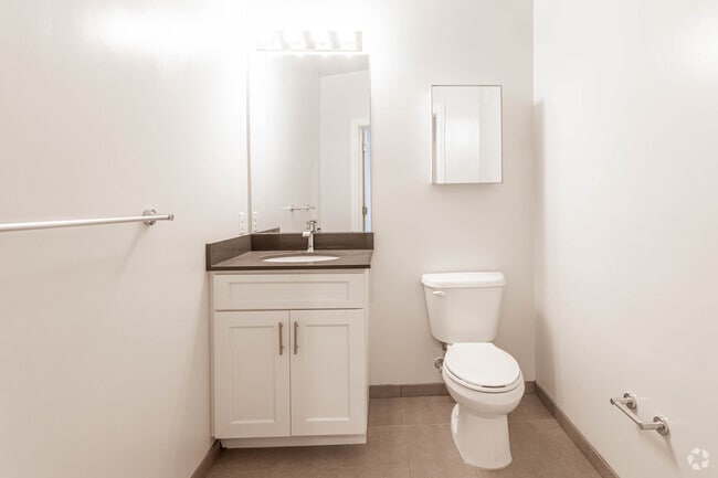 2BR, 3BA w/Study - 1,864SF - Hallway Bathroom