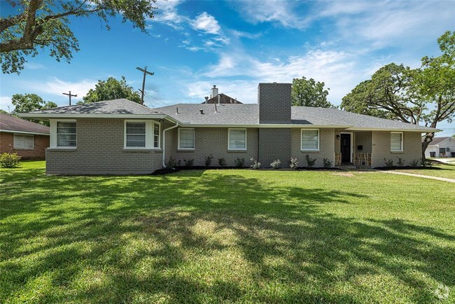 Building Photo - 3827 Linkview Dr Rental