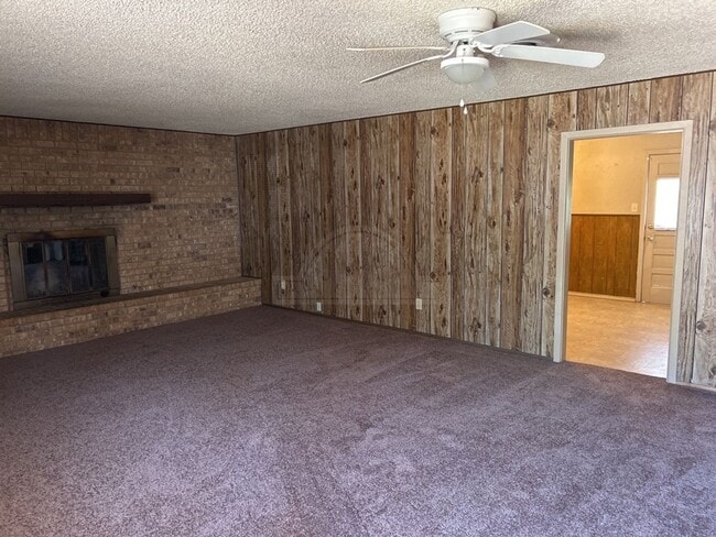Photo - 301 Margaret Lee St