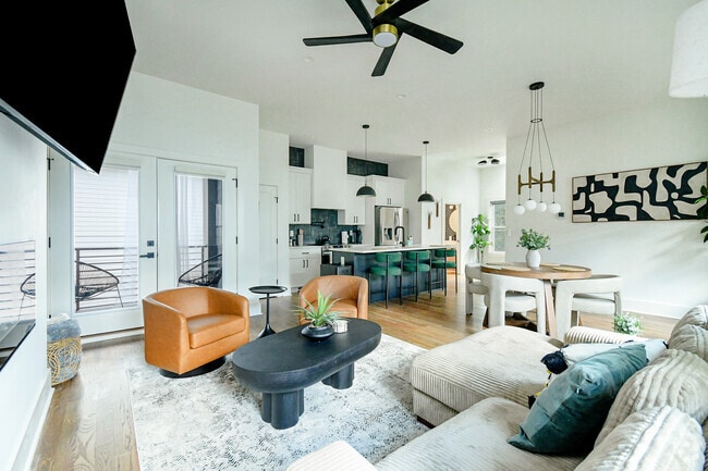 Building Photo - 250 Ormond St SW Rental