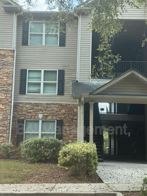 Building Photo - 5201 Fairington Club Dr