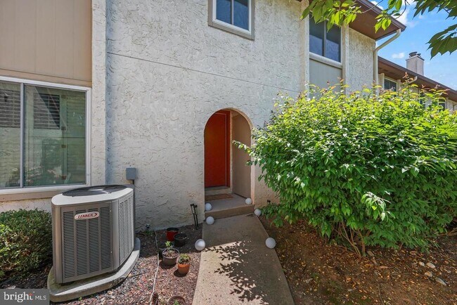 81 Thoreau Dr