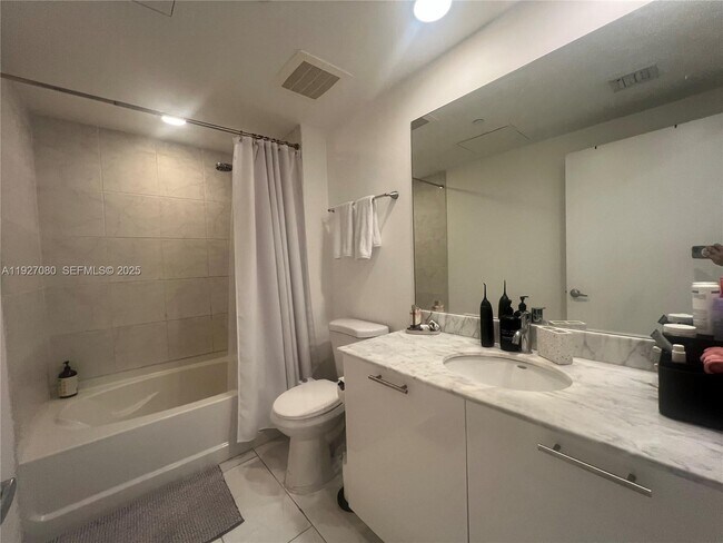 Photo - 950 Brickell Bay Dr Unit 303