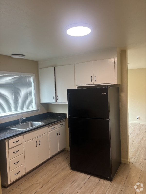 Building Photo - 2014 22nd St Rental