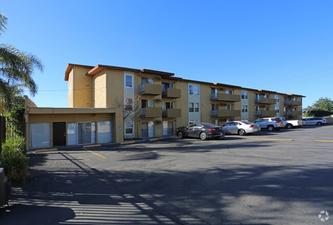 Photo - 7521 Simpson Ave