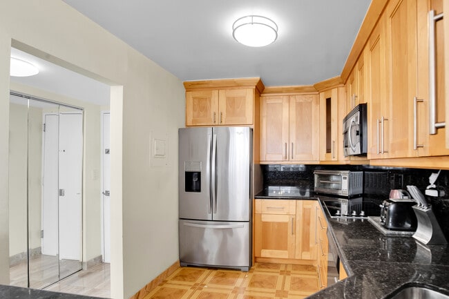 Building Photo - 3701 N Country Club Dr Unit 2203