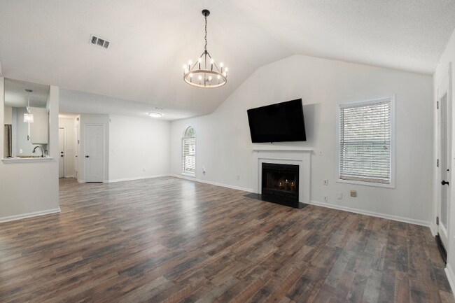 Photo - 1167 Landsdowne Dr