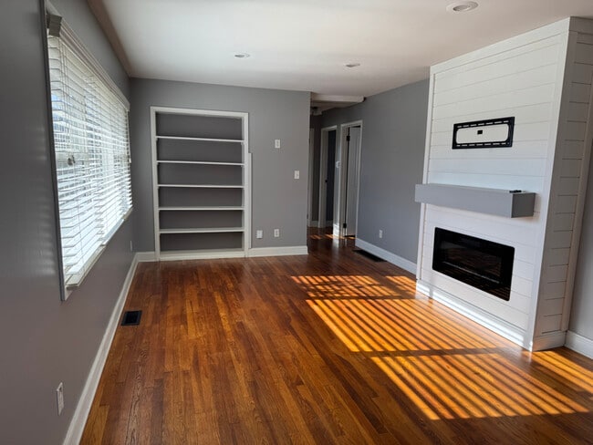 Photo - 2666 Shrewsbury Rd