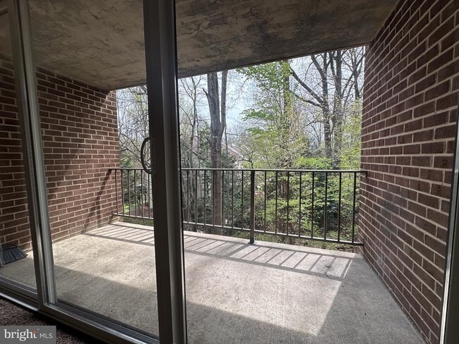 Photo - 1550 Northgate Square