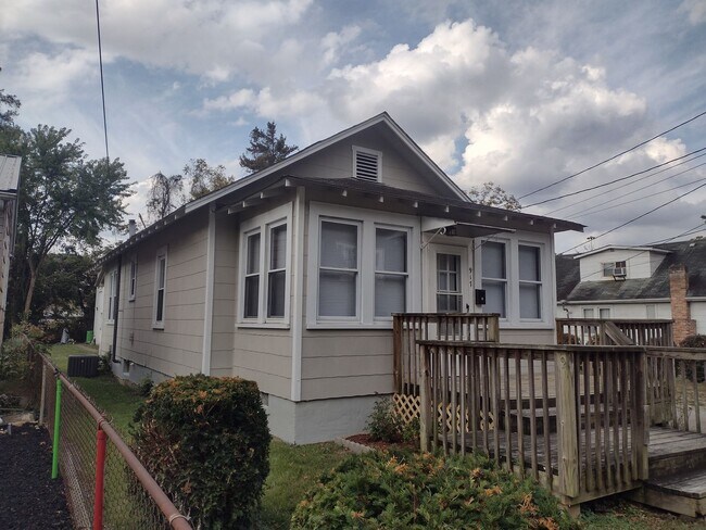 Two Bedroom One Bath Home In Dunbar - Two Bedroom One Bath Home In Dunbar