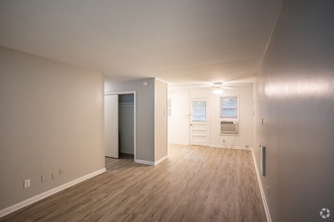 Interior Photo - Poplar Village