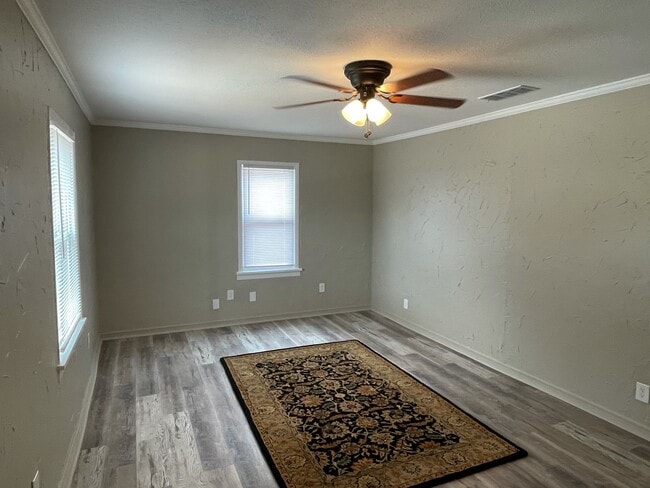 Photo - 2404 31st St