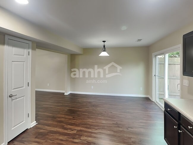 Photo - 1028 Daniel Ln