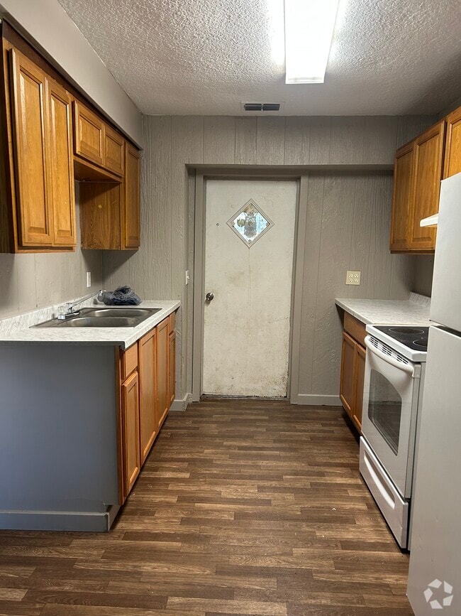 Building Photo - 607 Honeyfarm Ln Rental