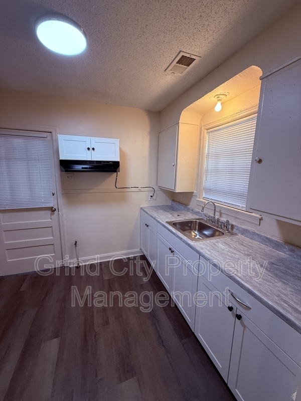 Photo - 2668 Browning Ave