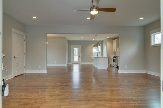 Photo - 942 Strouse Ave