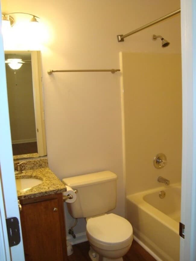 Photo - Kurt Circle 1351/1353**Raymer Unit 1353