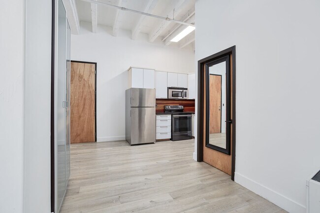 Photo - 312 W 5th St Unit 824