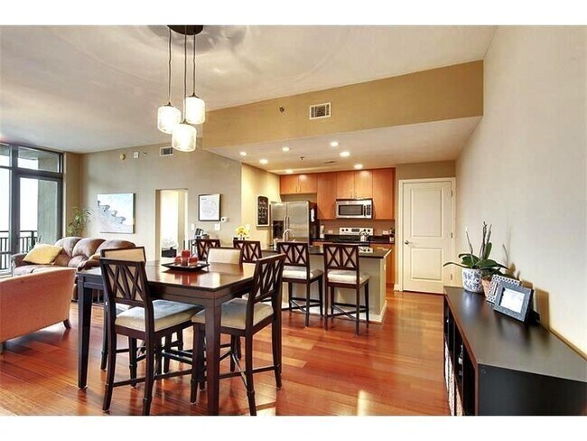 Photo - 565 Peachtree St NE Condo Unit 1601